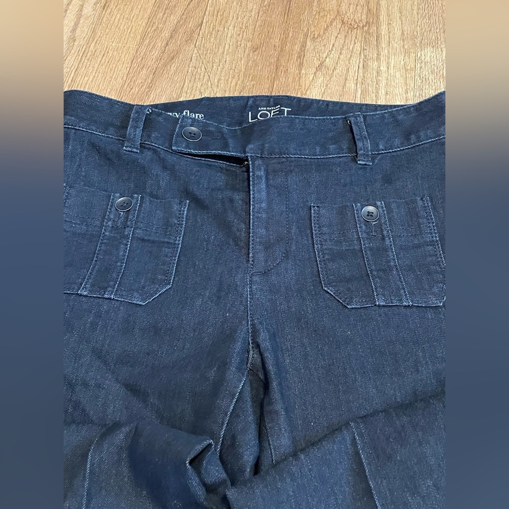 Ann Taylor Loft size 4 curvy flare